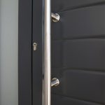 Tirador inox puerta de entrada de aluminio