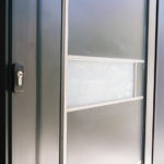 Detalles puerta de aluminio unifamiliar ANUSA